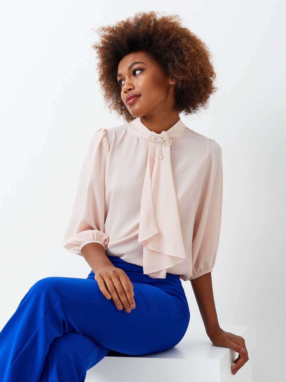blusa elegante collo jabot blusa elegante collo jabot