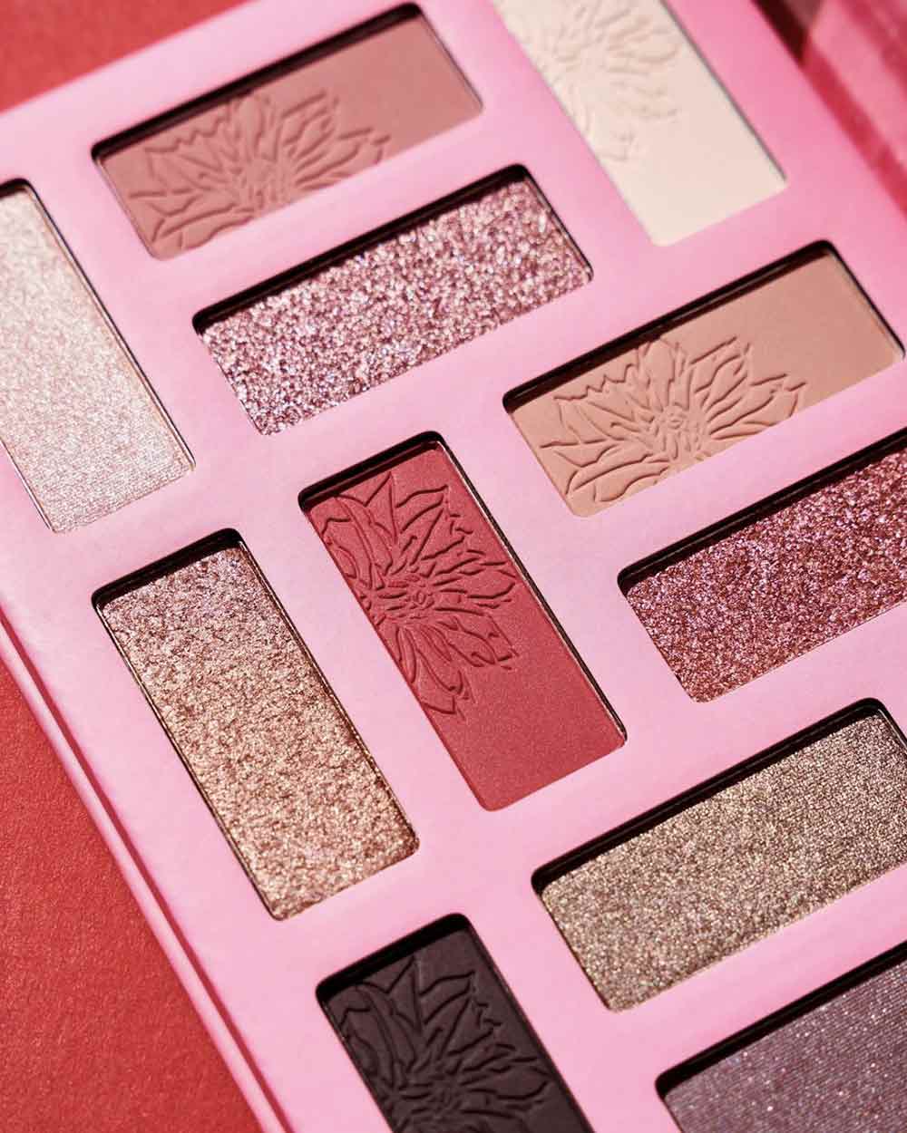 Out In The Wild Essence Palette Out In The Wild Essence Palette