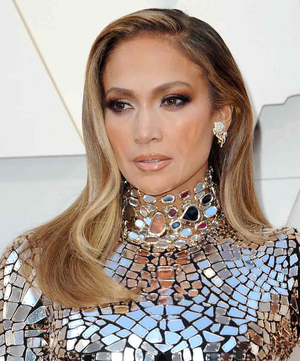 Jennifer Lopez capelli lisci