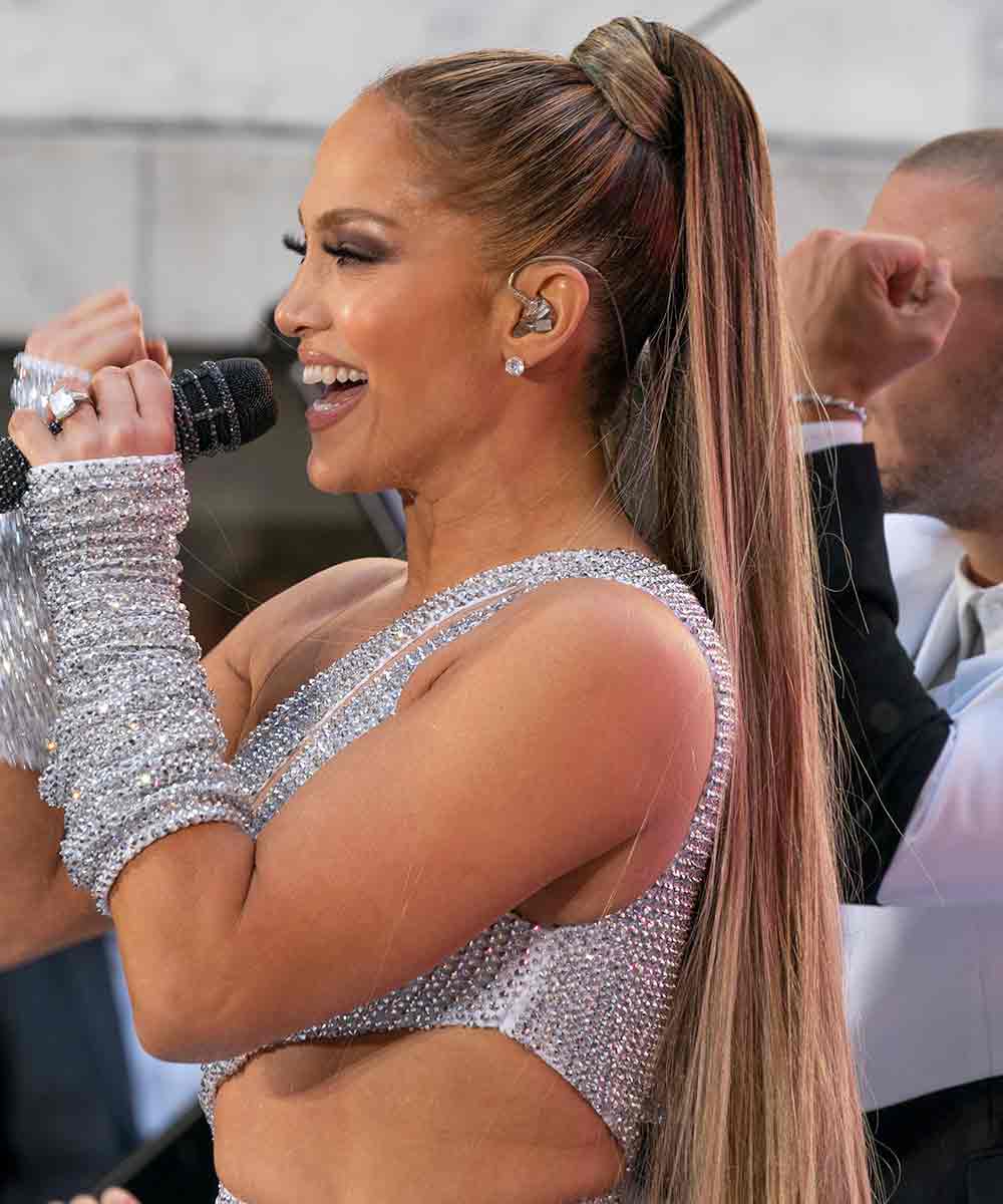 Jennifer Lopez coda capelli lisci