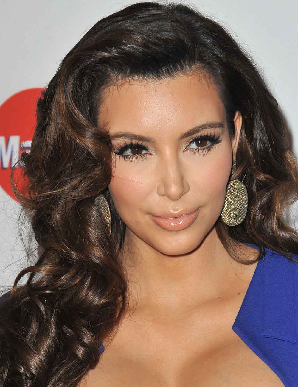Kim Kardashian capelli lunghi