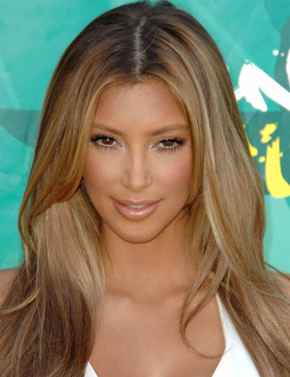Kim Kardashian capelli lunghi