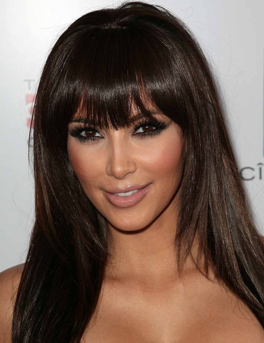Kim Kardashian capelli con frangia