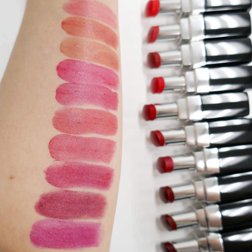 Swatches rossetti Chanel Rouge Coco Bloom Swatches rossetti Chanel Rouge Coco Bloom