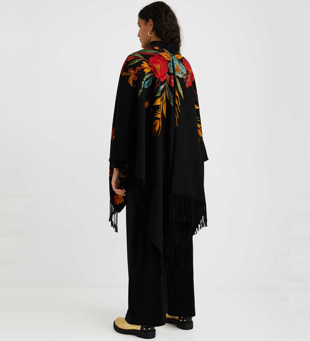 Desigual tendenza poncho