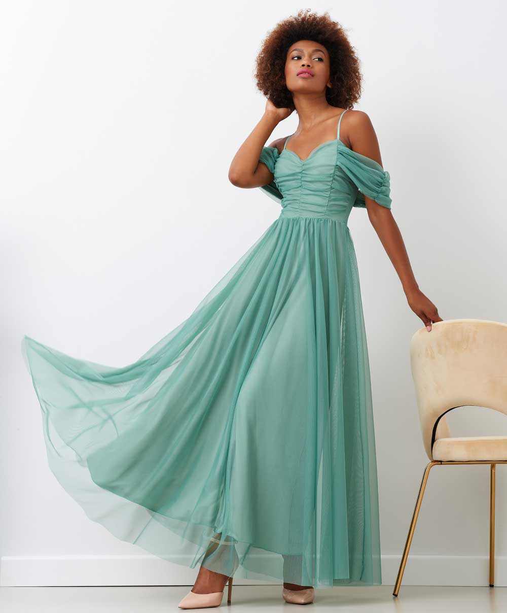 Vestiti eleganti plissettati sale