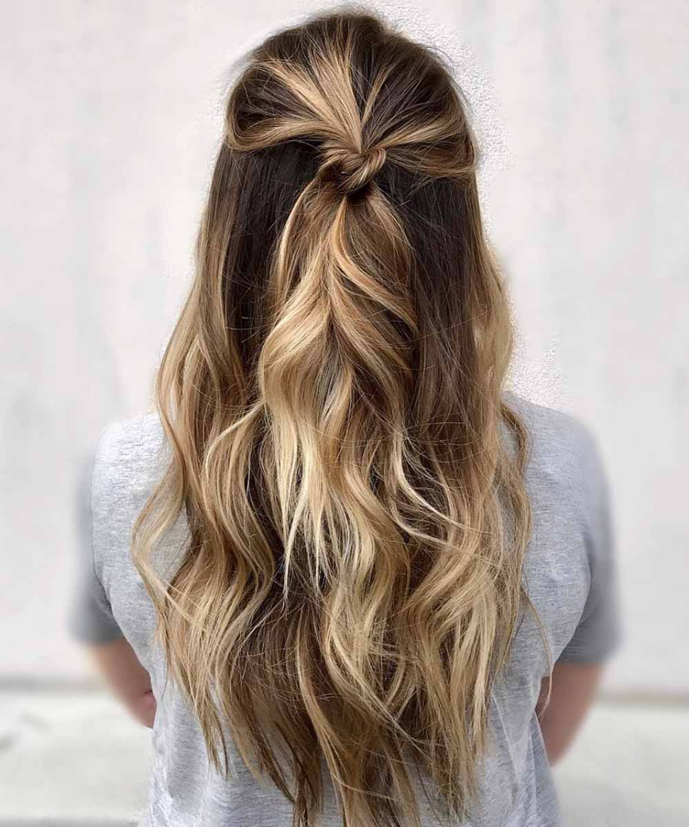 Facile acconciatura per capelli lunghi Facile acconciatura per capelli lunghi