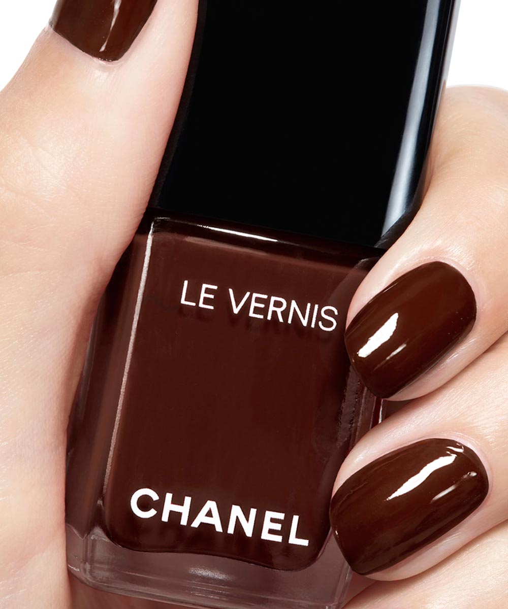 Smalto marrone Chanel Le Vernis