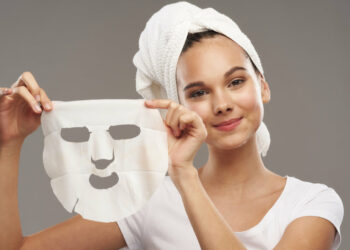 Come applicare le maschere viso in tessuto