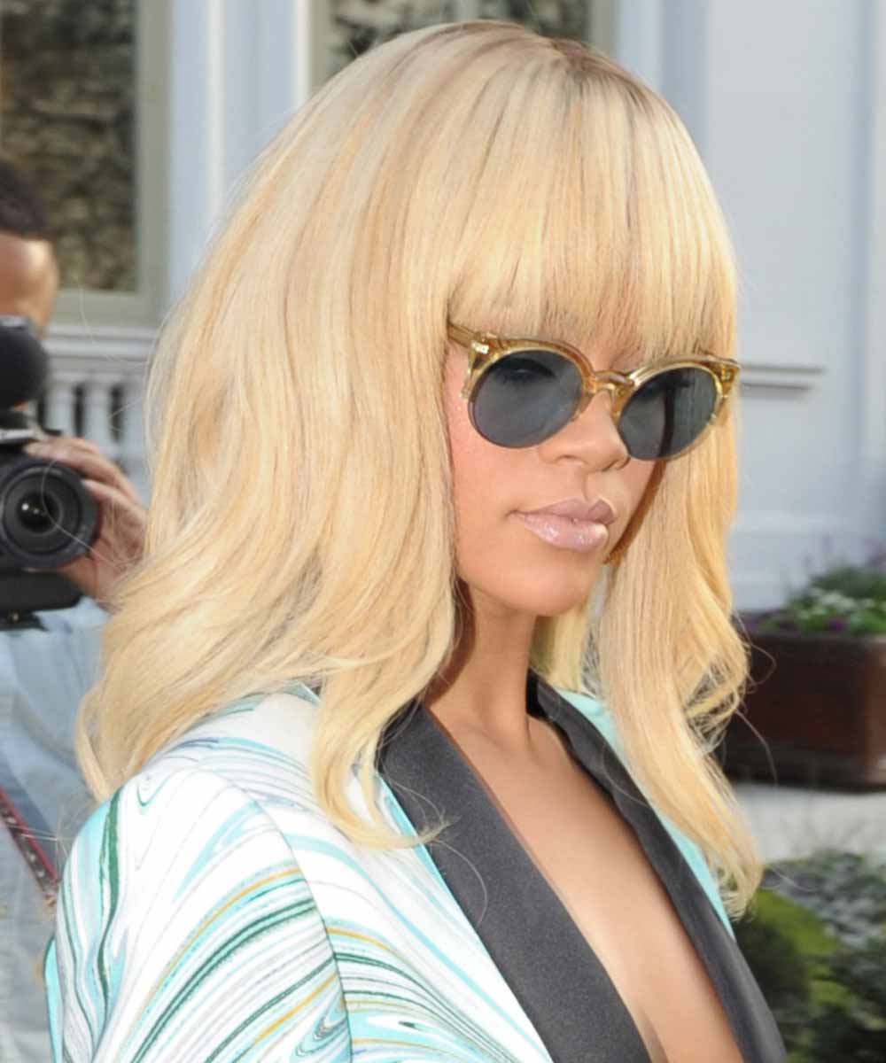 Rihanna capelli biondi