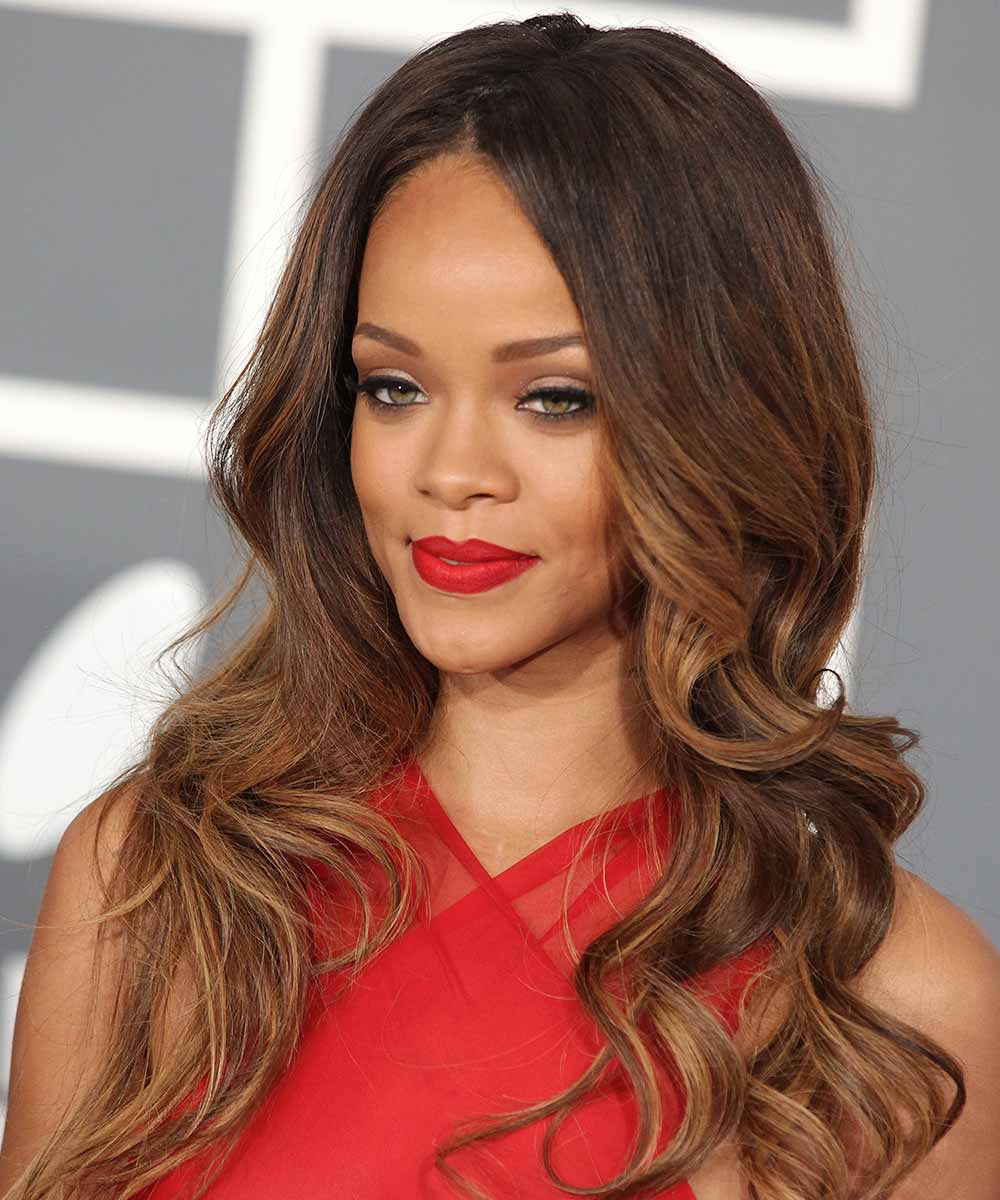 Rihanna capelli castani