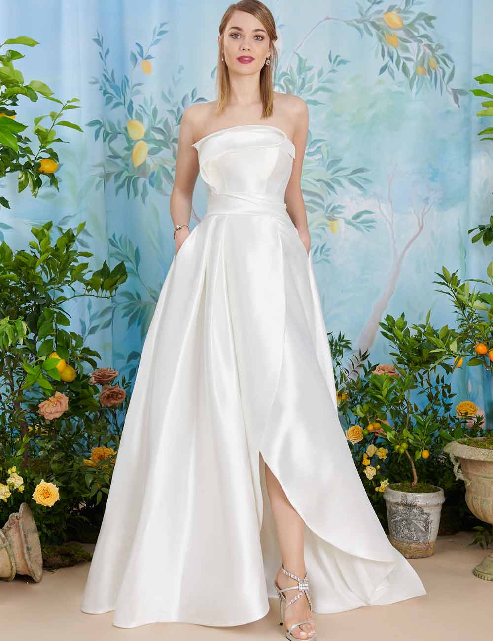 Abiti da sposa spacco Atelier Eme 2021