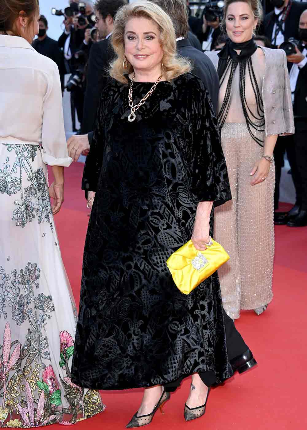 Catherine Deneuve Cannes 2021 abito Dior