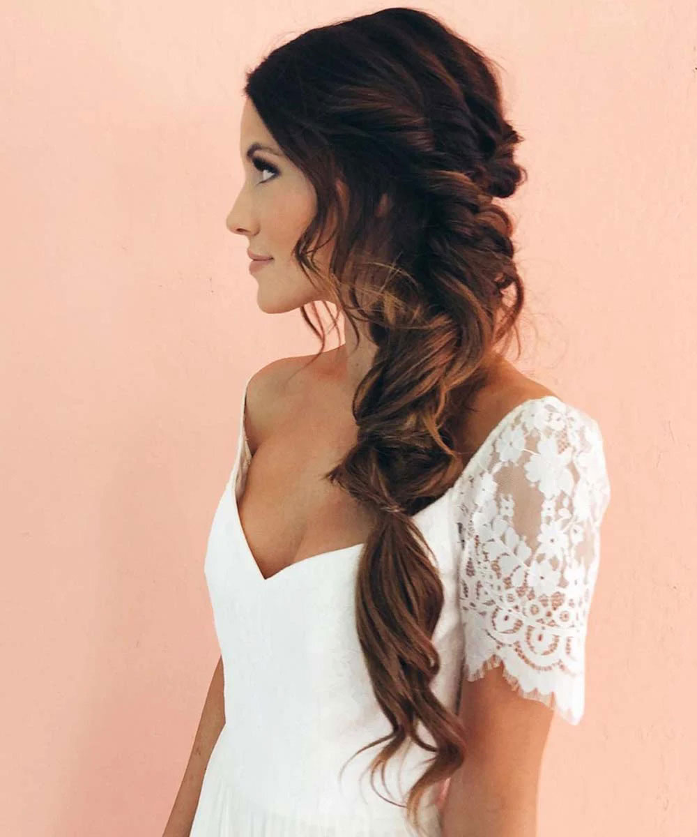 Acconciatura laterale sposa Acconciatura laterale sposa