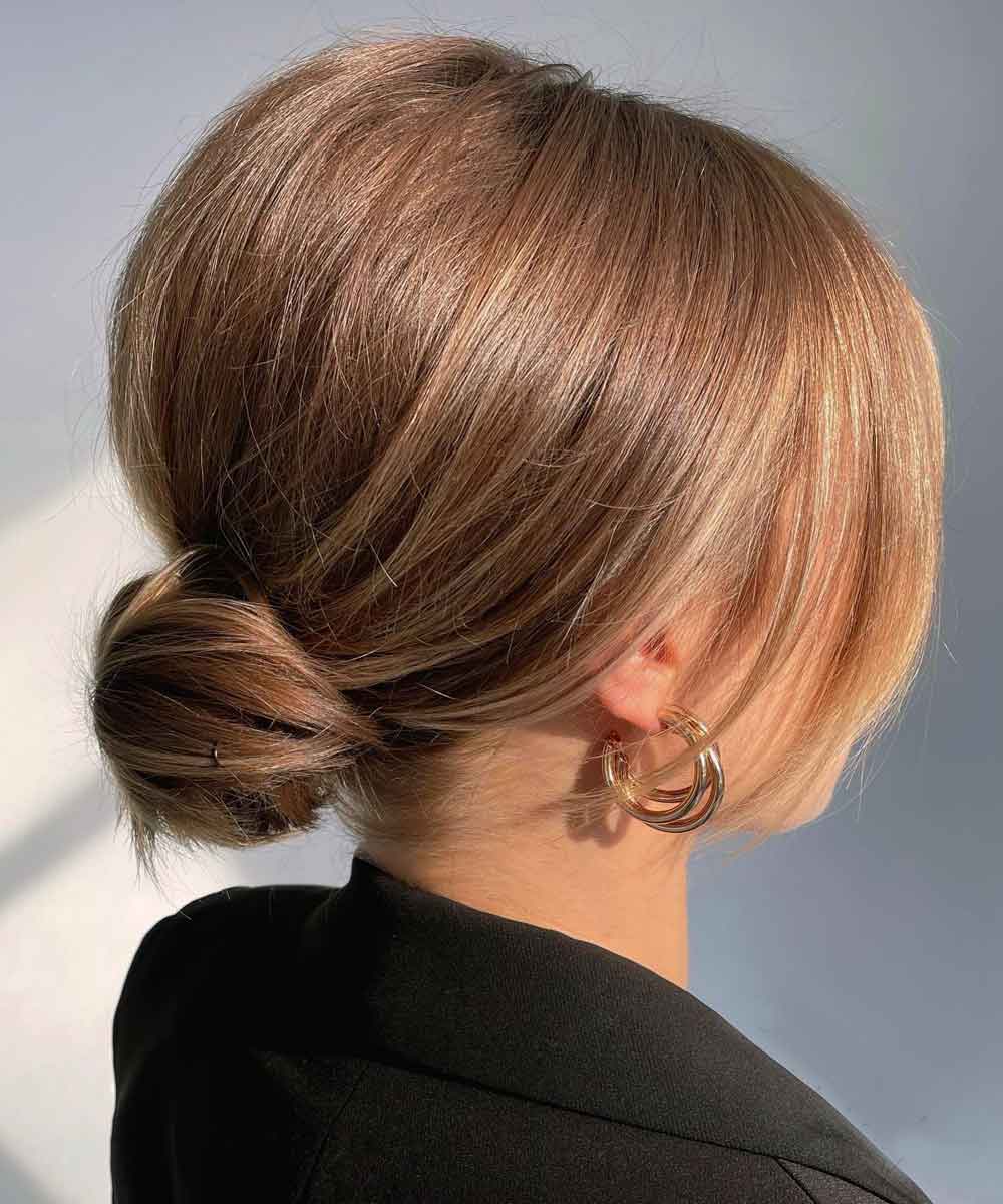 Semplice chignon capelli medi Semplice chignon capelli medi