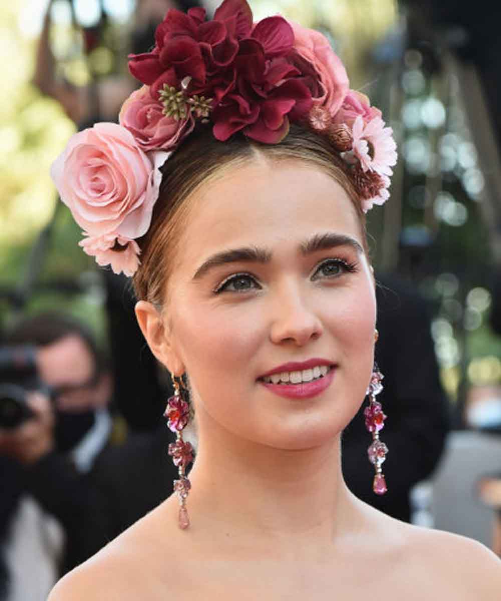Haley Lu Richardson look capelli Cannes 2021 Haley Lu Richardson look capelli Cannes 2021