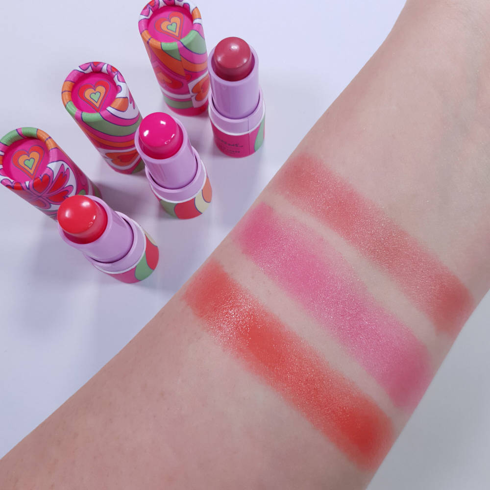 Swatches rossetti Makeup Revolution