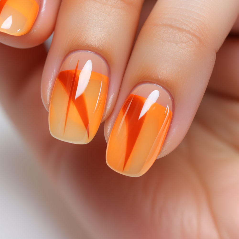 Idea manicure con smalto arancione