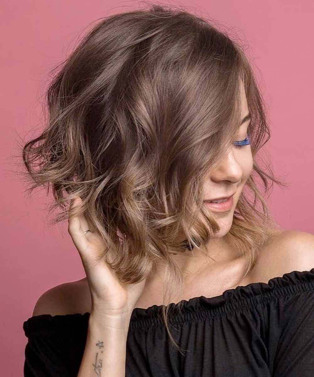 Wavy bob cut lungo davanti Wavy bob cut lungo davanti