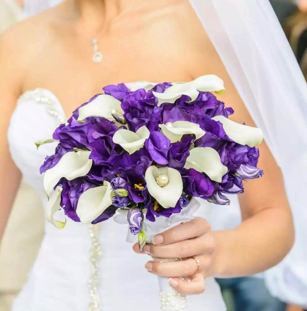 Bouquet sposa viola e bianco