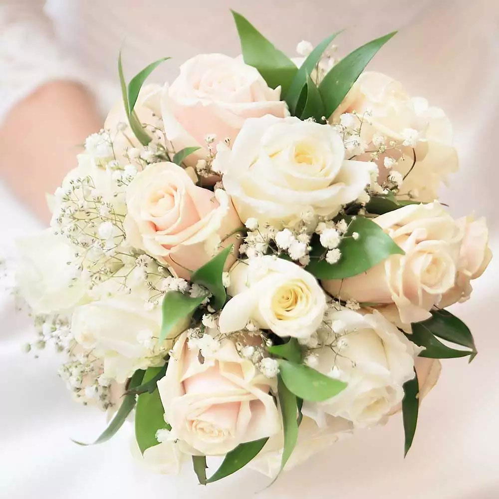 Bouquet sposa con rose bianche