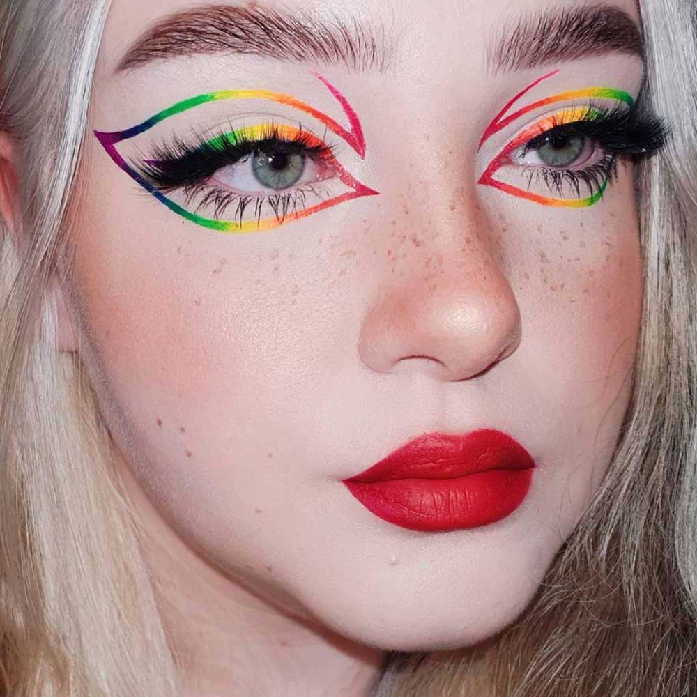Rainbow make up con eyeliner
