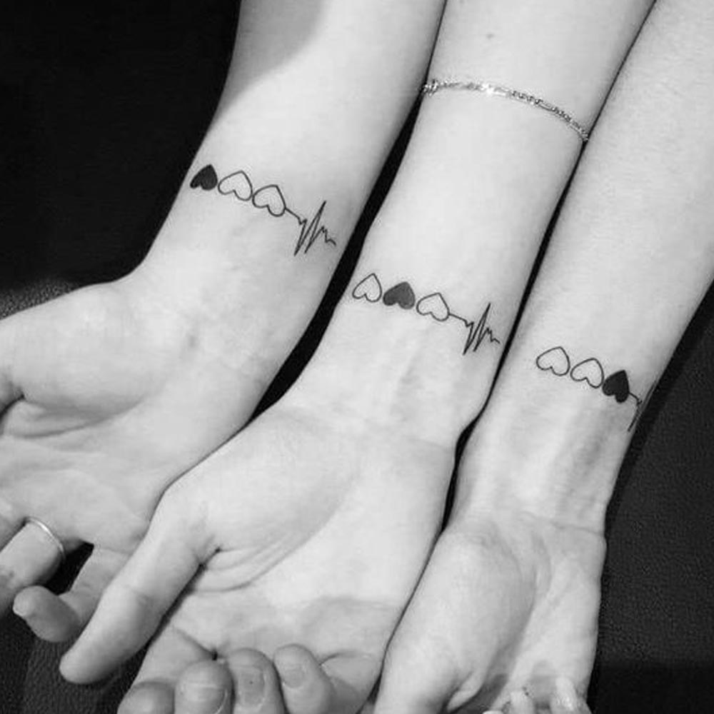 Tattuaggi piccoli cuori amiche Tattuaggi piccoli cuori amiche