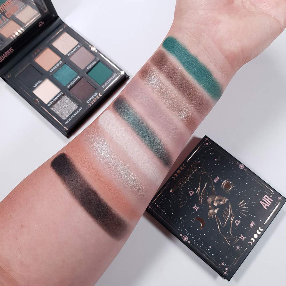 Swatches palette ombretti Makeup Revolution