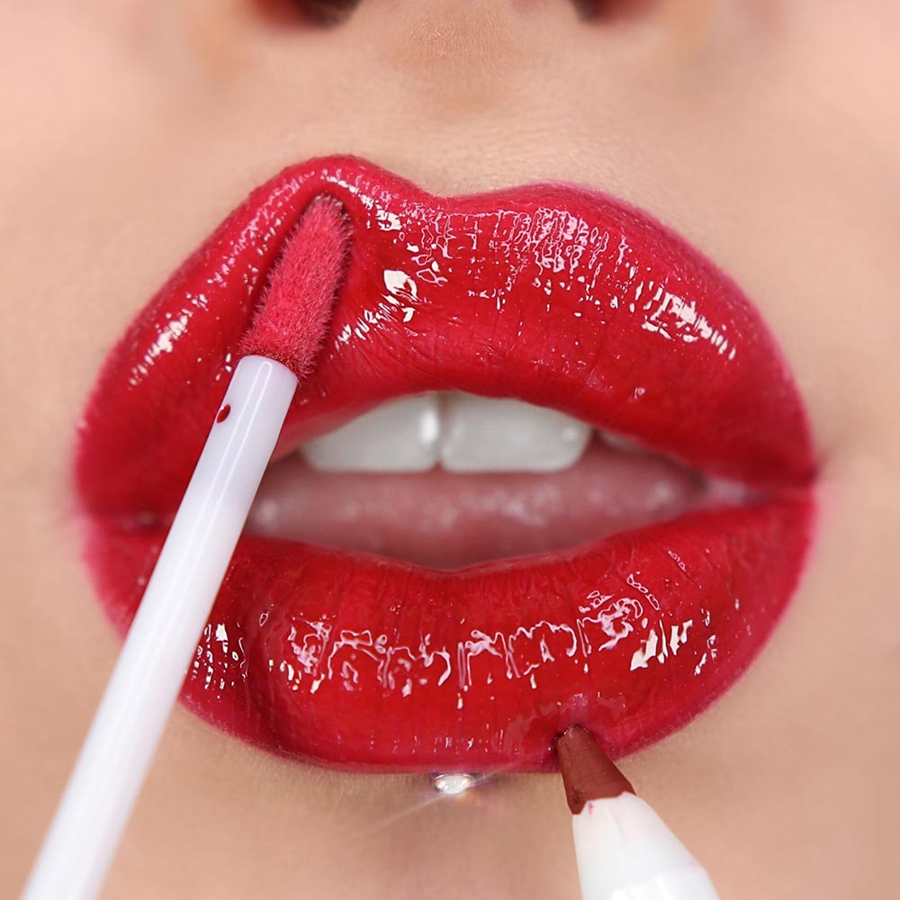 Trucco labbra rosse Makeup Revolution