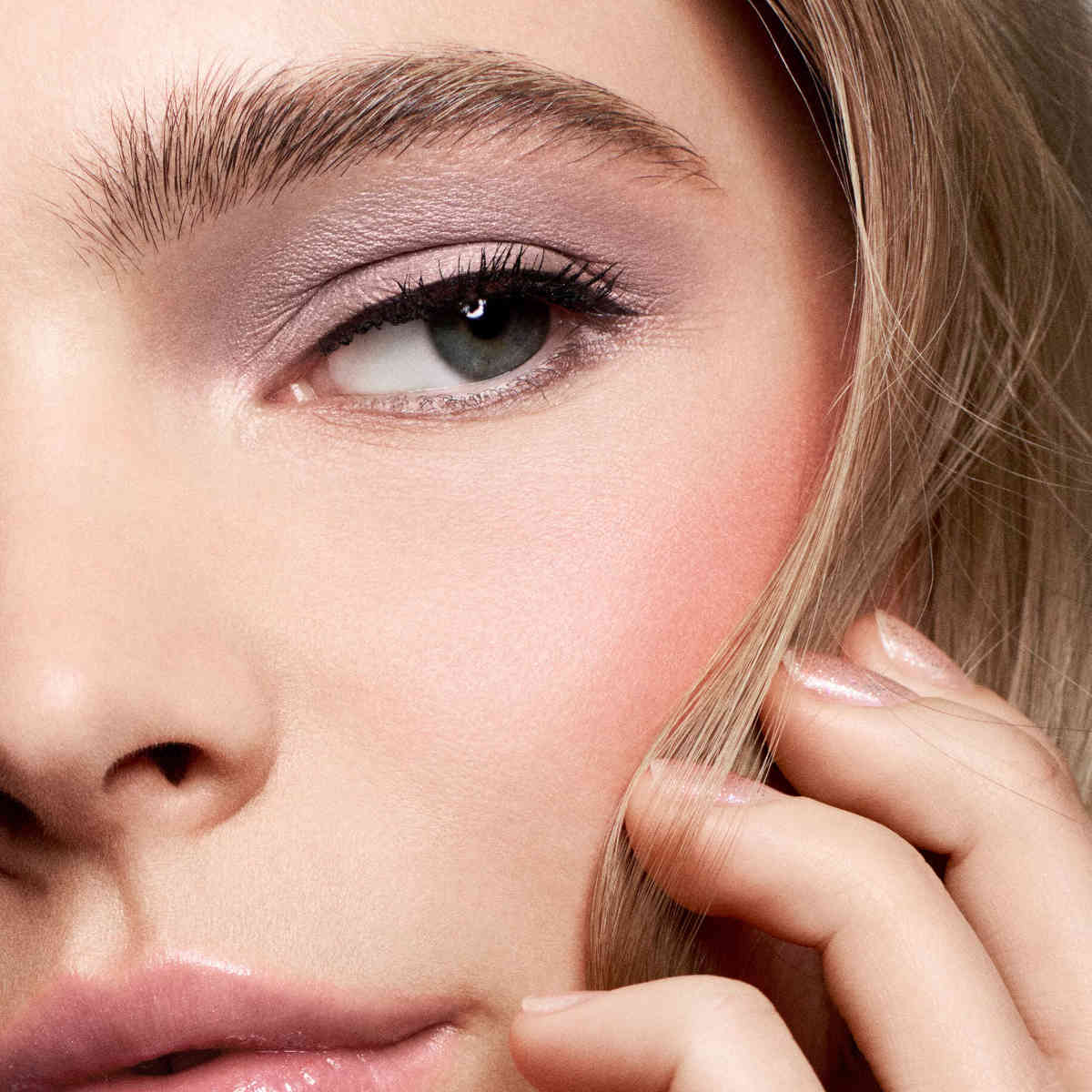Dior make up occhi Primavera 2024 con palette ombretti 