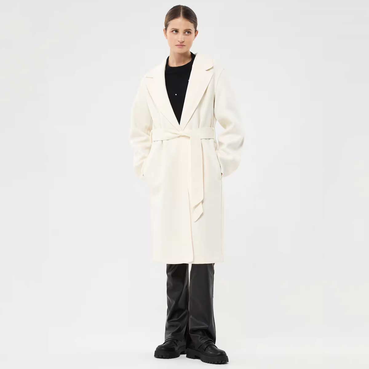 cappotto a vestaglia bianco