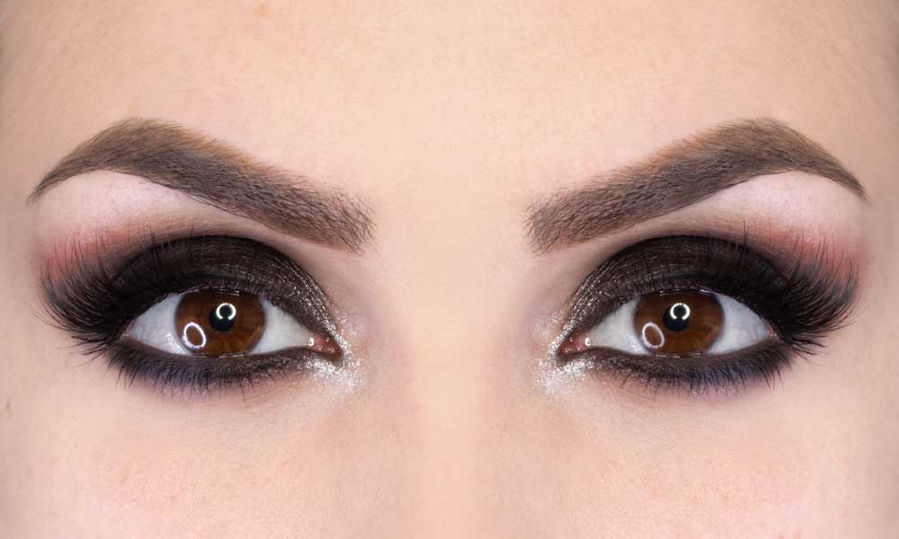 Trucco smokey eyes nero: tutorial per realizzarlo - Beautydea