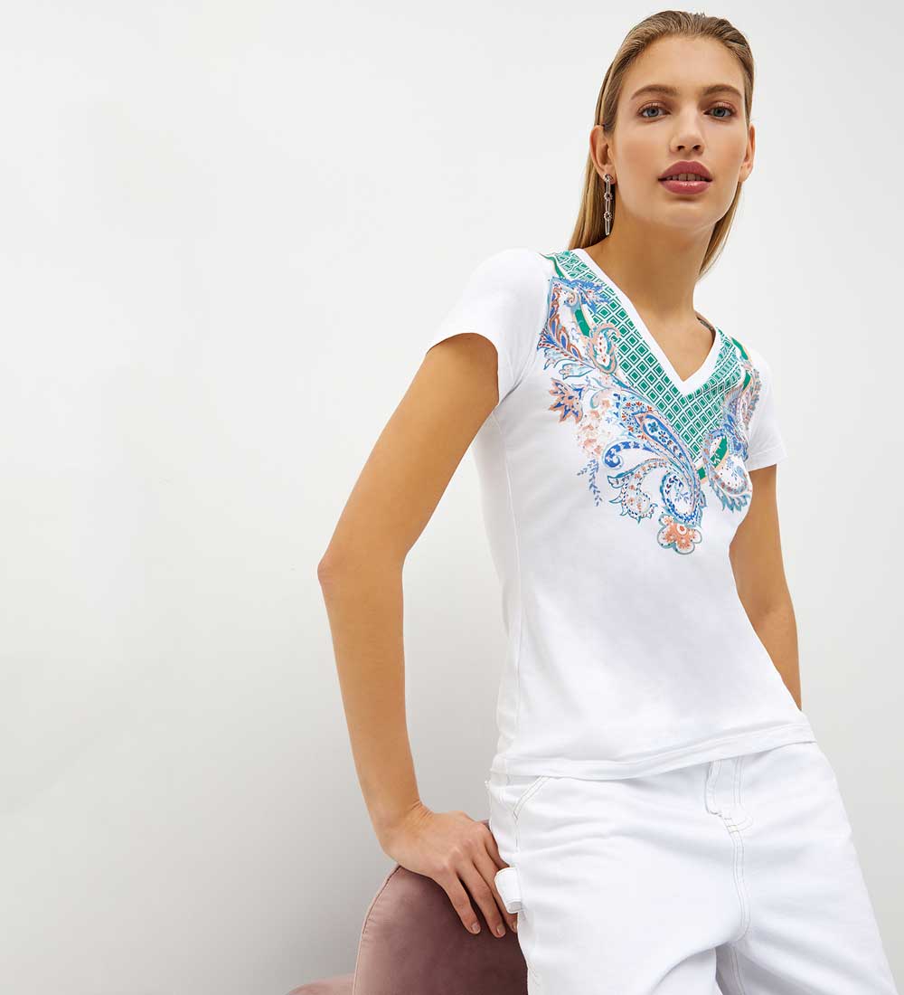 t-shirt con stampa paisley
