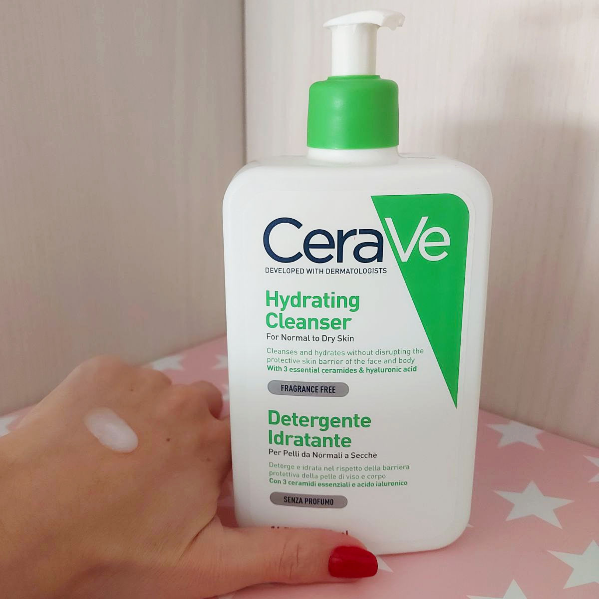 Texture detergente viso CeraVe Hydrating Cleanser