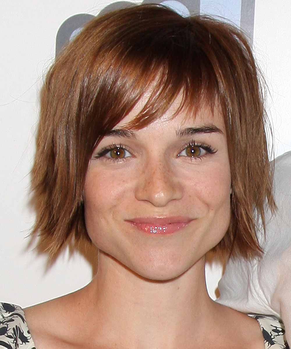 Renee Felice Smith viso a rombo capelli corti