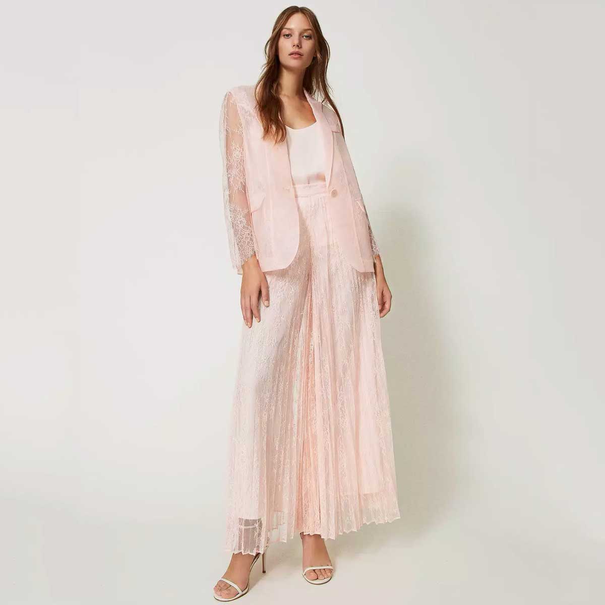 9 outfit rosa cipria nel colore moda primavera 2024 più chic