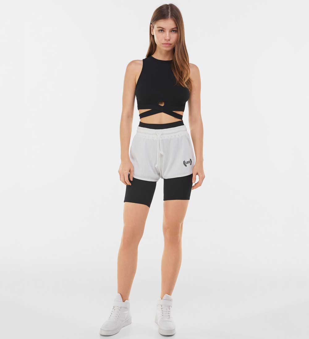 Pantaloncini a coste Bershka Pantaloncini a coste Bershka