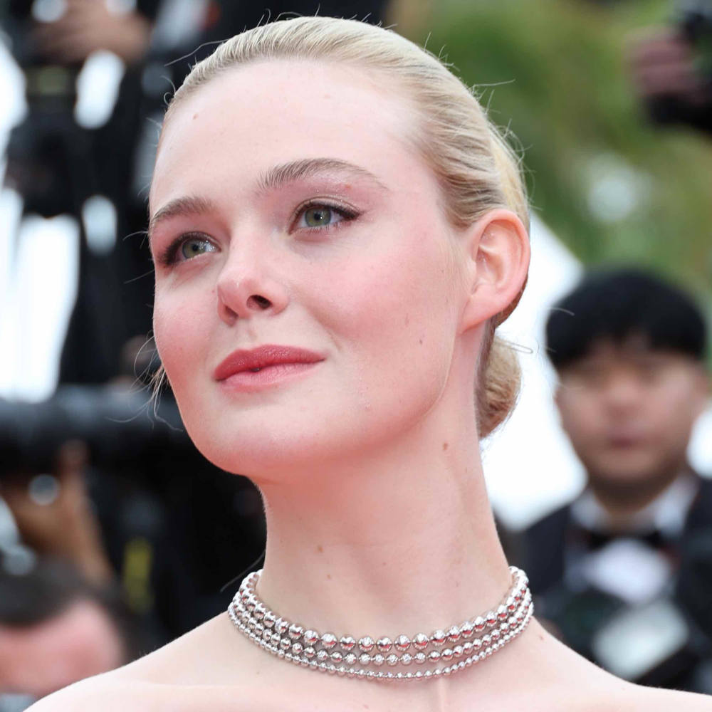Elle Fanning make up Cannes 2023