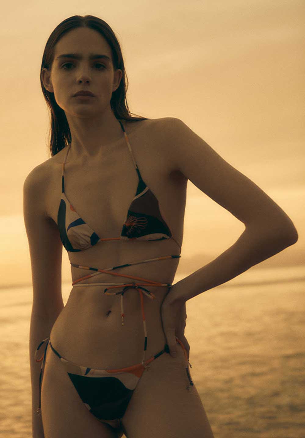 Slip bikini con glitter di Patrizia Pepe in Neutro Donna Abbigliamento da Abbigliamento da spiaggia da Bikini e costumi interi 