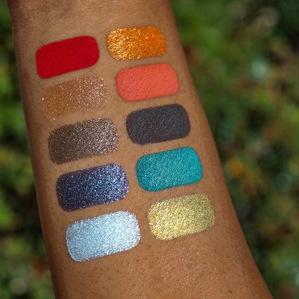 Swatches palette Melt Cosmetics Electrip Swatches palette Melt Cosmetics Electrip