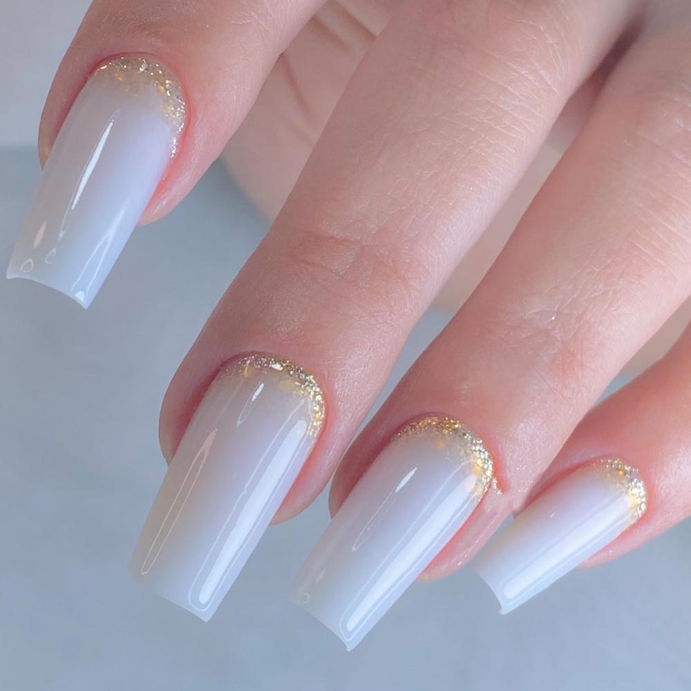 Sposa unghie bianco latte Sposa unghie bianco latte