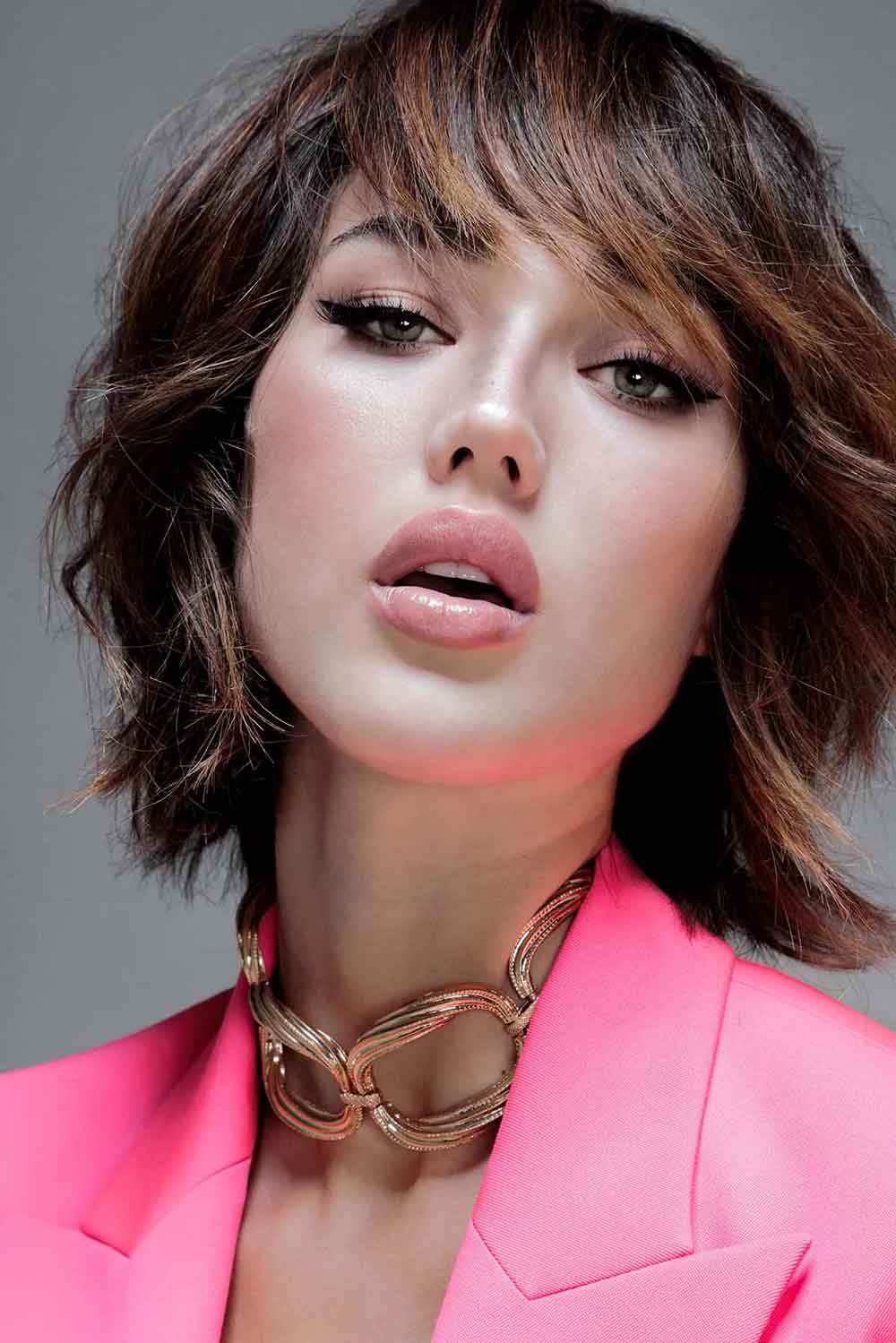 Wavy bob irregolare frangia Wavy bob irregolare frangia