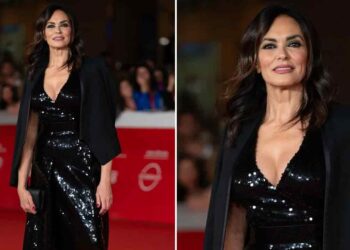 Maria Grazia Cucinotta in abito nero con paillettes brilla al Roma Film Festival 2023!