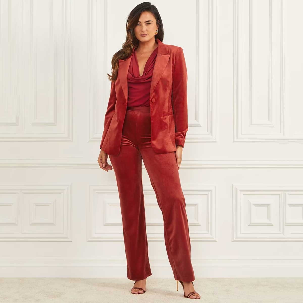 Tailleur rosso Guess