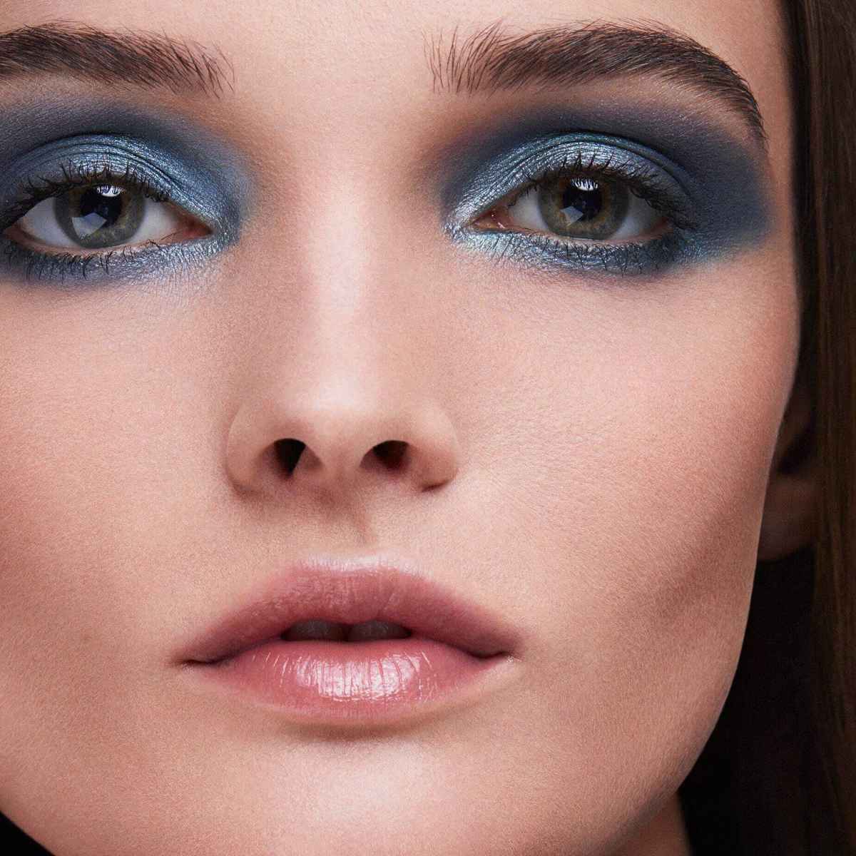 Trucco occhi con colori blu palette Diorshow Autunno Inverno 2023