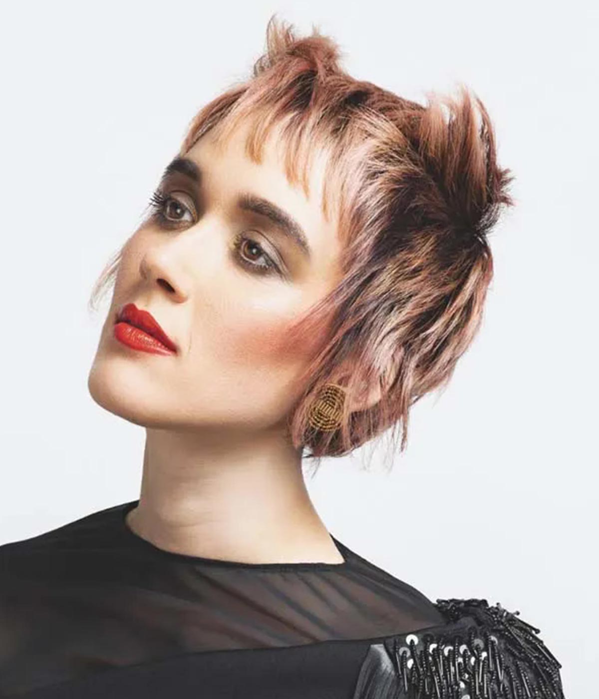 Pixie cut scalato asimmetrico