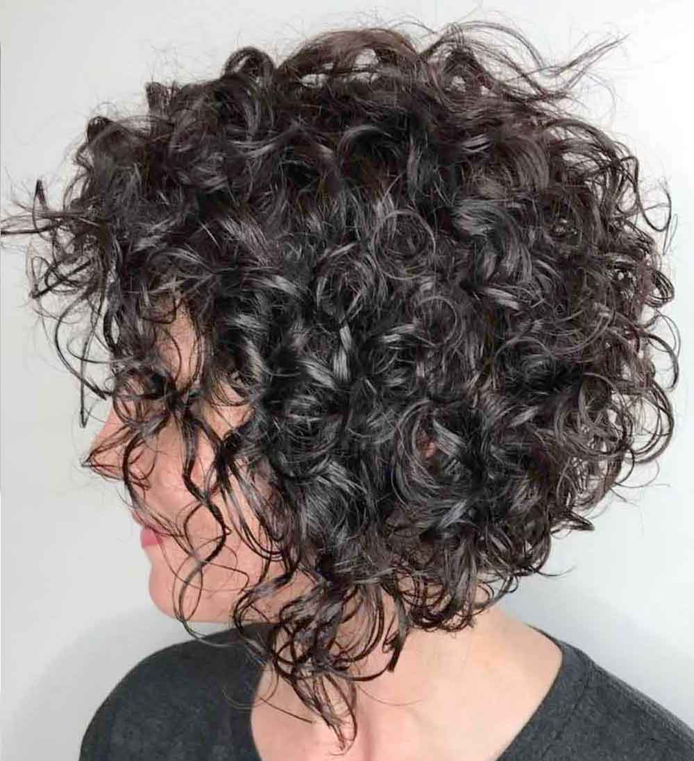 Tagli corti dietro e lunghi davanti capelli ricci Tagli corti dietro e lunghi davanti capelli ricci