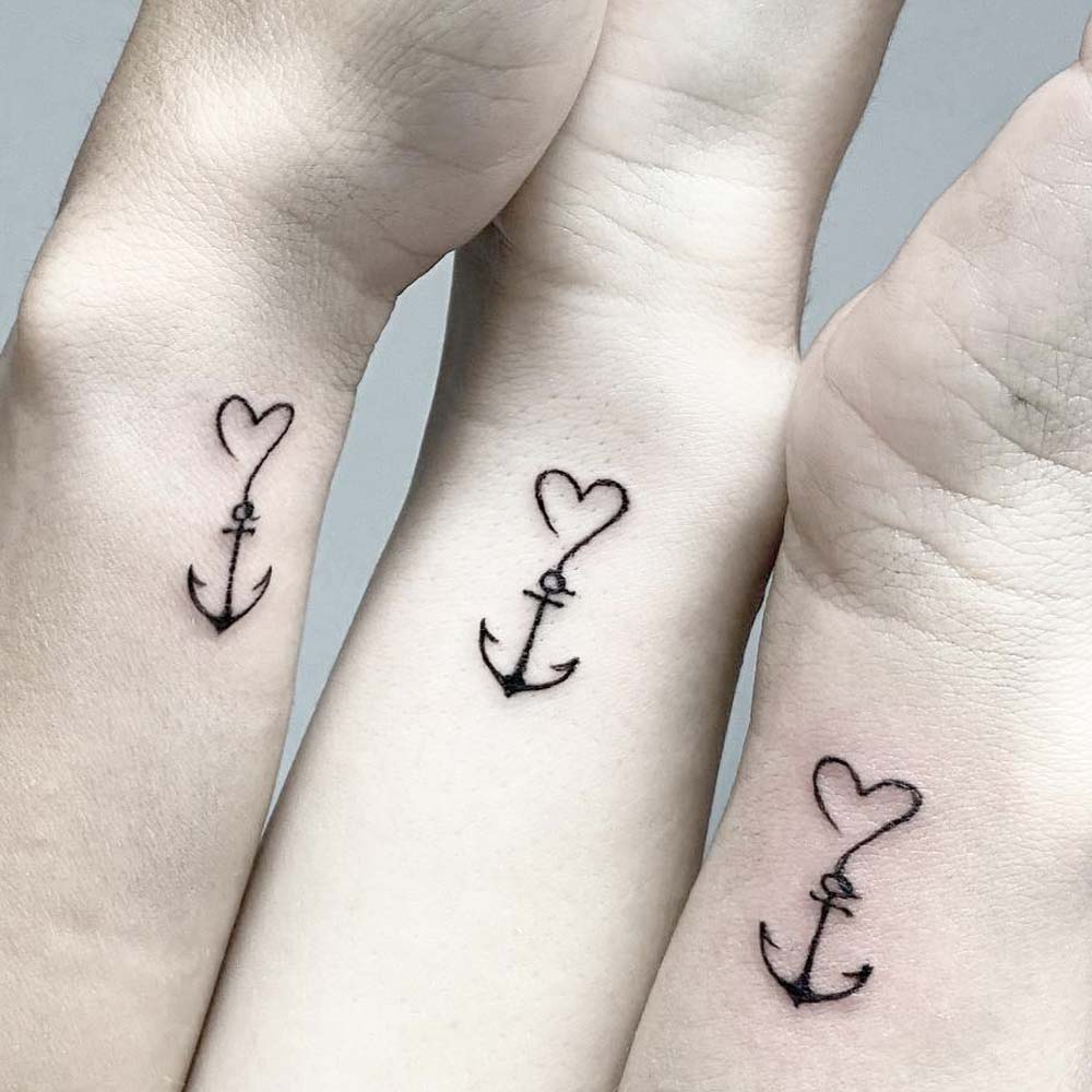 Tatuaggio ancora per sorelle