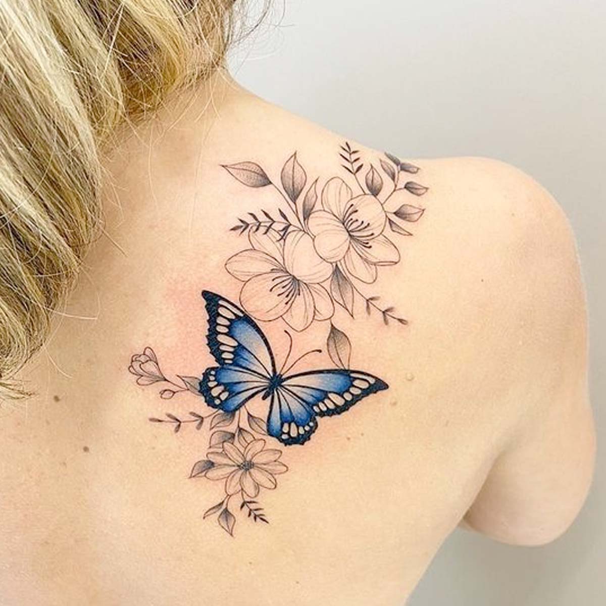 Tattoo farfalla spalla