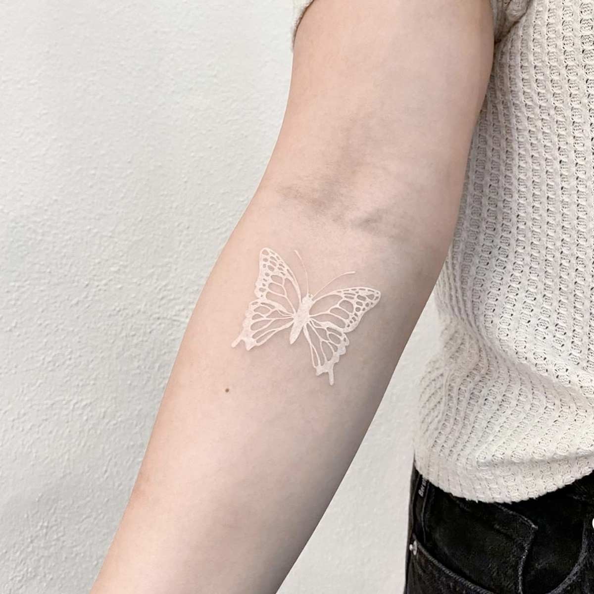 Tattoo farfalla bianca